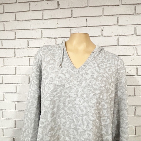 Chico’s Gray Silver Leopard Print Hoodie - Picture 2 of 8
